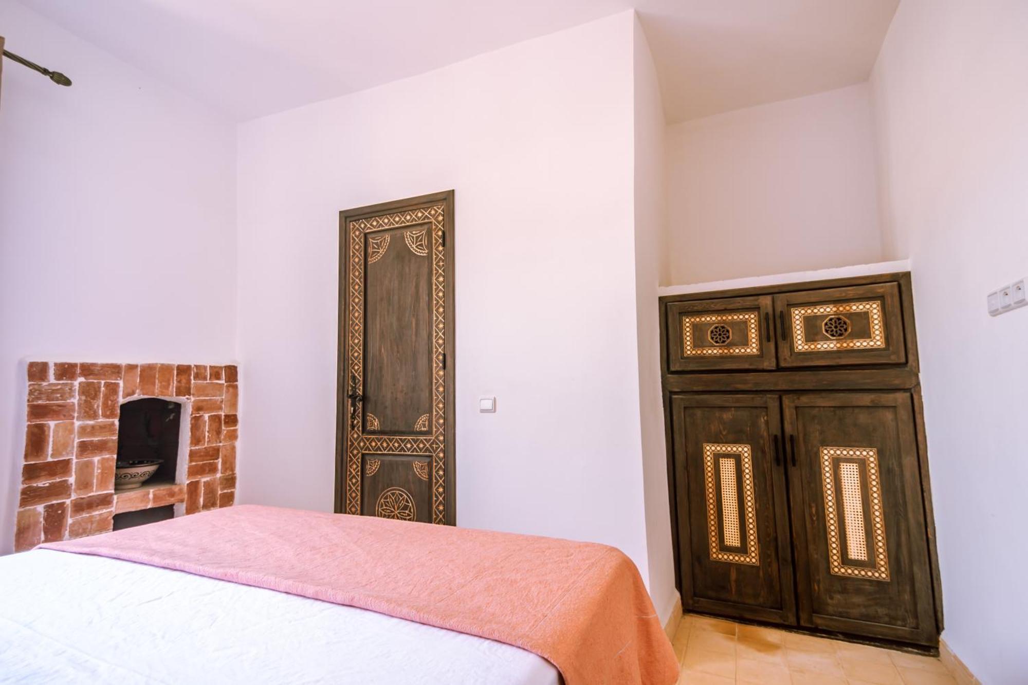 אסאוירה Villa Floratus מראה חיצוני תמונה