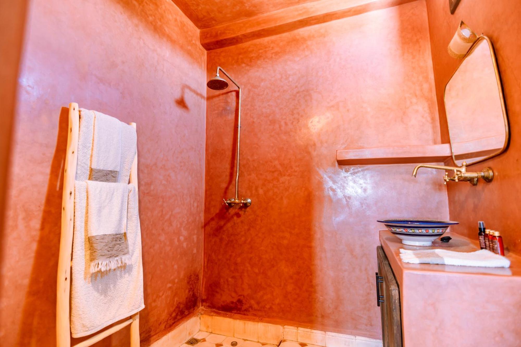אסאוירה Villa Floratus מראה חיצוני תמונה